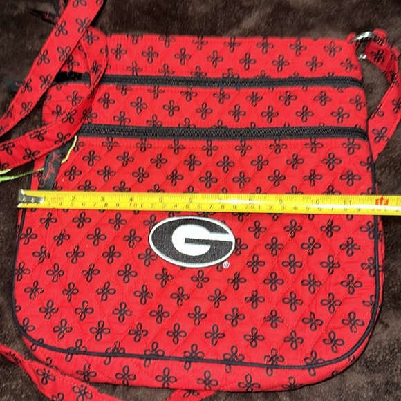 VERA BRADLEY GEORGIA BULLDOGS UGA CROSSBODY BAG. - Picture 9 of 12